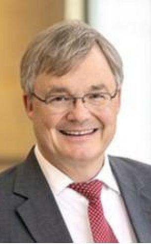 Dr․ Axel Spies
